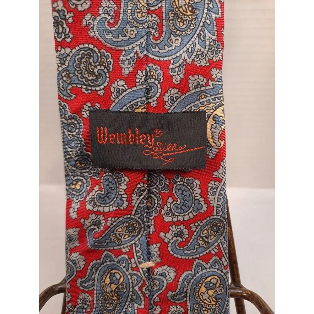 Wembley Men's Red Paisley Print  Silk Tie‎